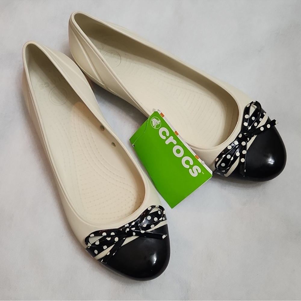 Crocs Cap Toe Bow Flats (womens size 9)